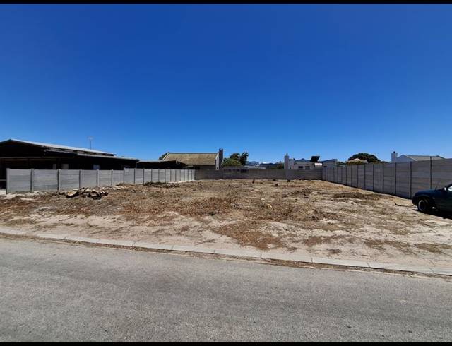 LAND FOR SALE IN BRITANNIA BAY